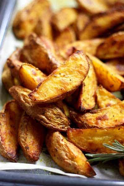 Easy-Baked-Potato-Wedges-Closeup side dish