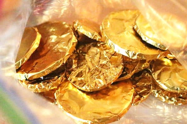 How-To-Make-Organic-Chocolate-Coins-Gold-Coin-Chocolate-bag