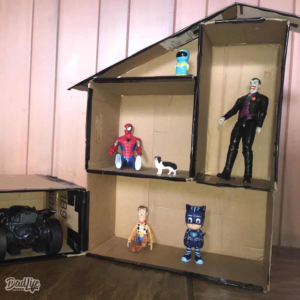 make doll house with cardboard