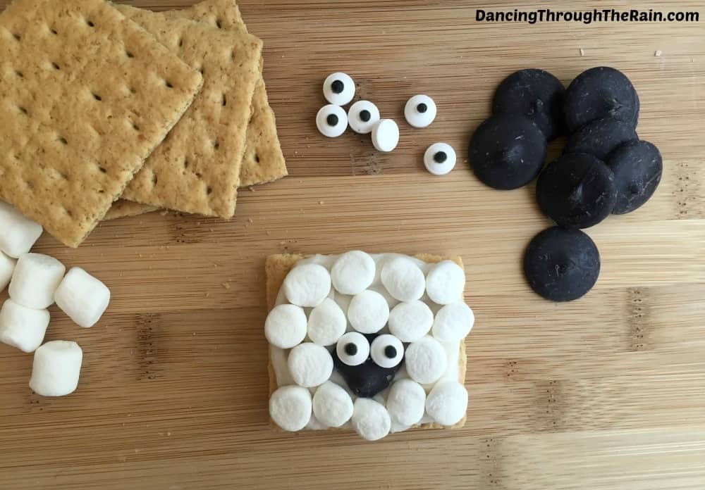 Fun Snacks For Toddlers - Sheep Graham Crackers