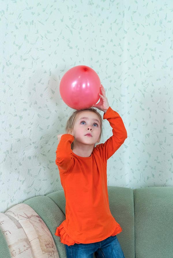 balloon tennis game indoors