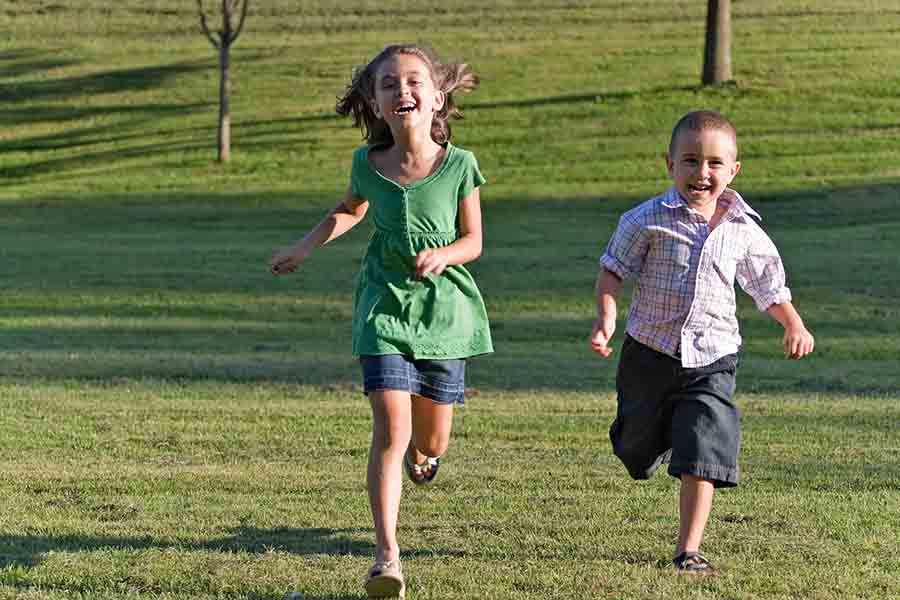 playing freeze tag outside