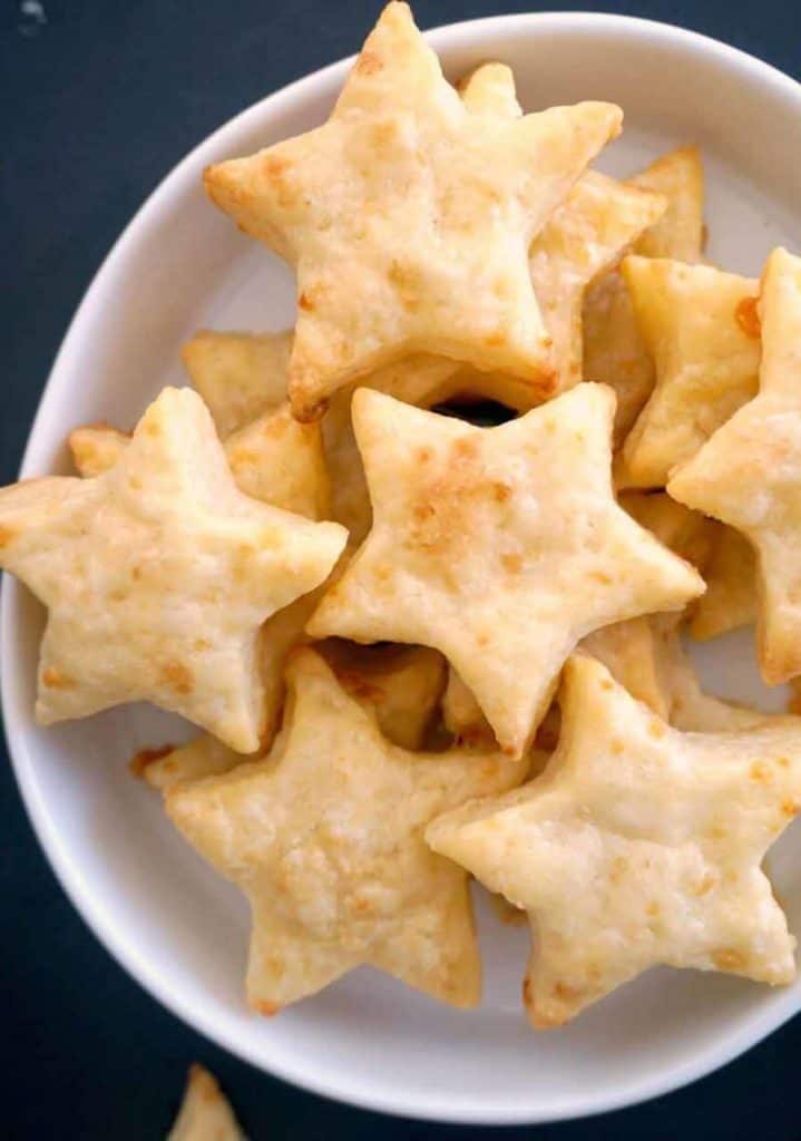 Easy homemade cheese crackers