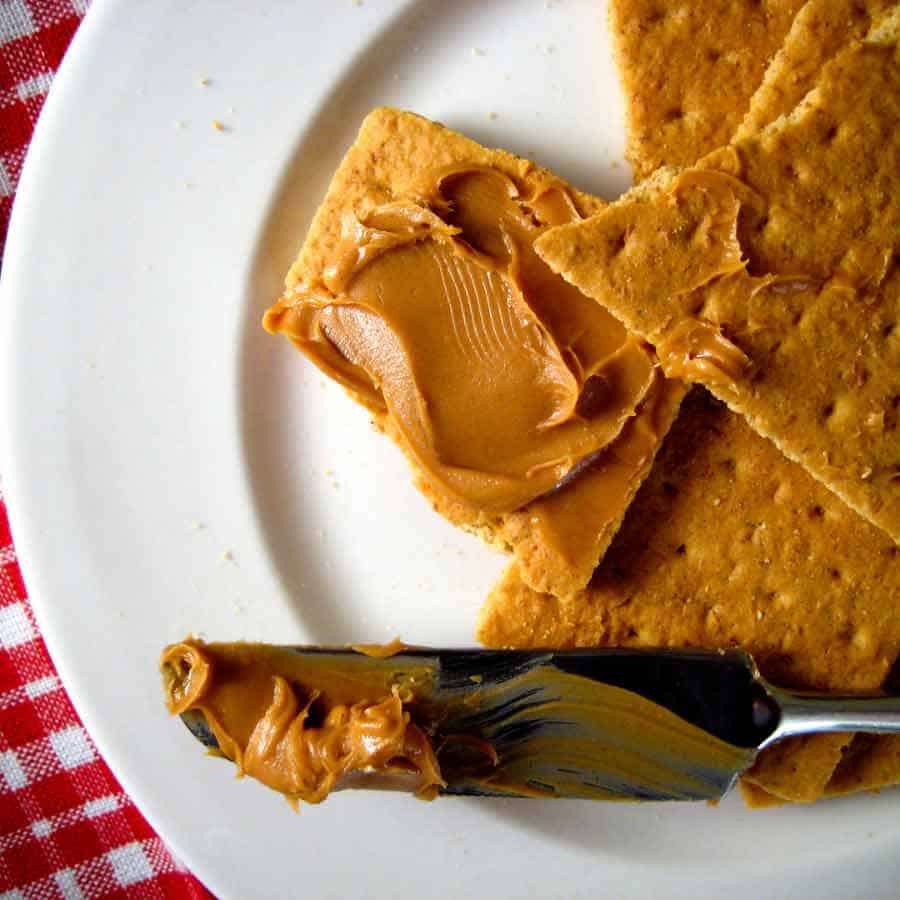 graham cracker and peanut butter